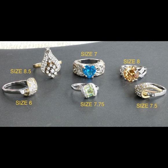 Group of Costume Jewelry Rings - Picture 1 of 11